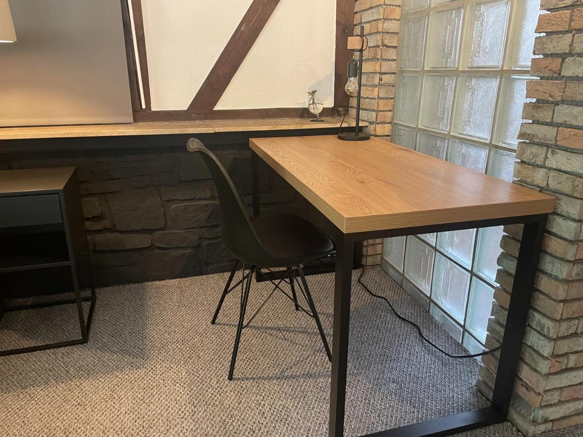 Modern Loft Near I Free Parking I Wifi Appartement *